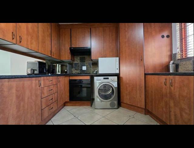 2 BEDROOM TOWNHOUSE FOR SALE IN MEYERSDAL